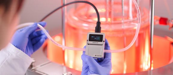 Non-contact flow meters & bubble detectors for bioprocessing applications Non-contact flow meters & bubble detectors for bioprocessing applications